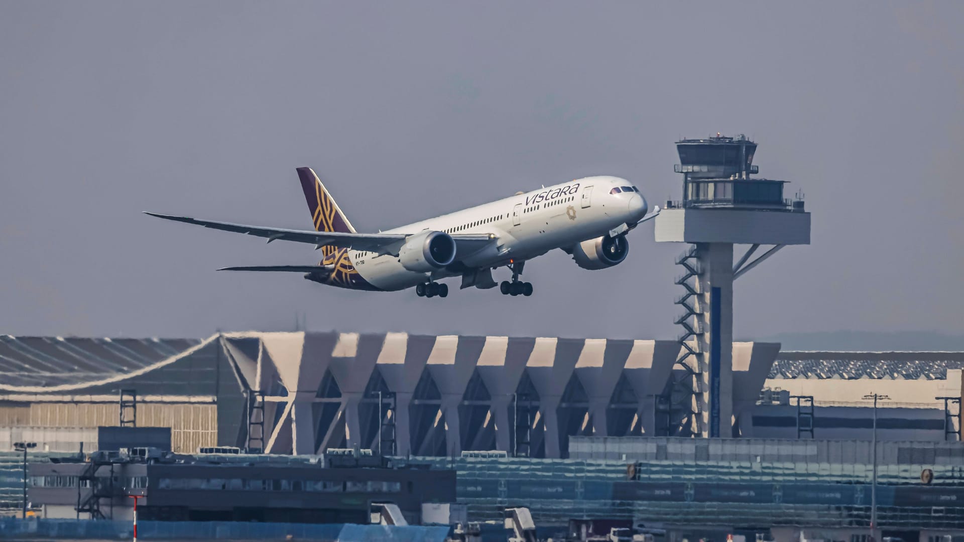 Eine Maschine der indischen Airline Vistara (Archivbild): Bereits vor wenigen Wochen hatte es einen ähnlichen Vorfall gegeben.