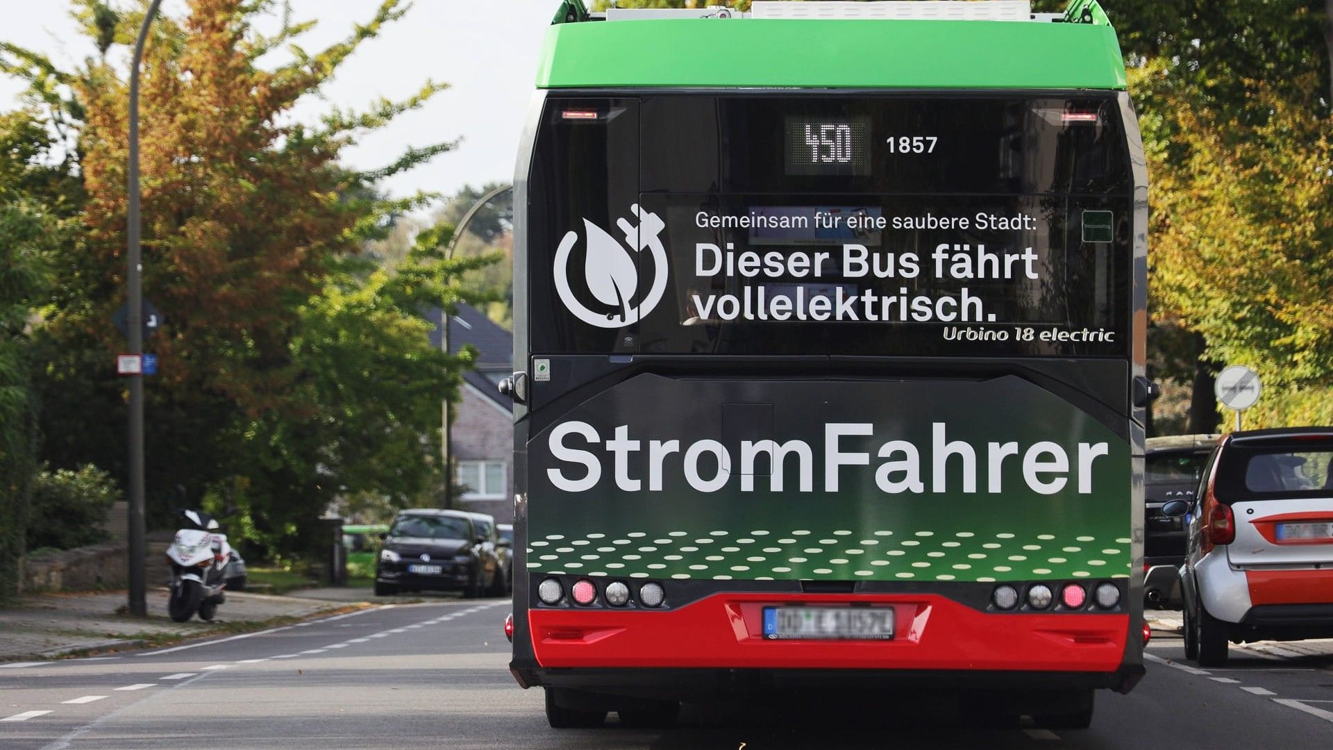 Ein Bus unterwegs im Dortmunder Stadtgebiet (Archivbild): DSW21 will einem Bericht zufolge zukünftig wieder auf Dieselfahrzeuge zurückgreifen.