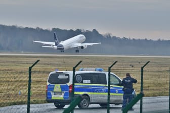 Bundespolizei am Frankfurter Flughafen: Hier landete der 26-Jährige mit einem Flugzeug aus Athen.