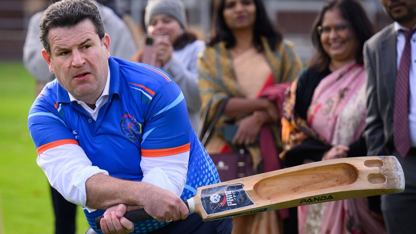 Hubertus Heil: Er suchte bei einer Partie Cricket den Austausch mit der indischen Diaspora.