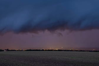 Unwetterhimmel über Dresden (Symbolfoto).