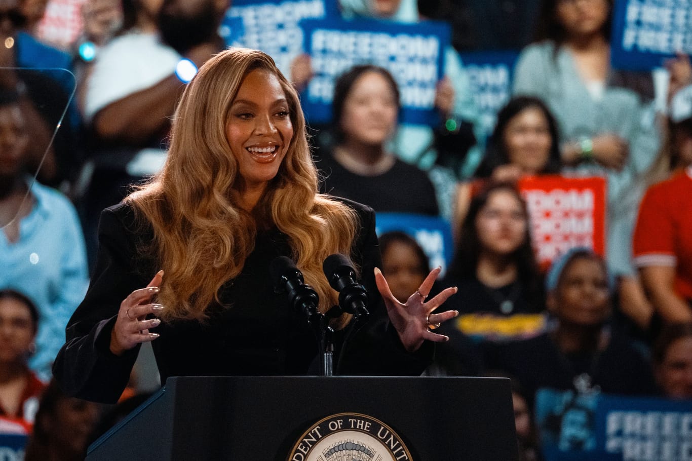 Beyoncé: Die US-Sängerin trat in Houston für Kamala Harris auf.