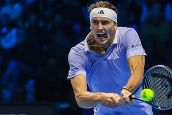 Alexander Zverev bei den ATP-Finals in Turin: Der Hamburger kritisiert die hohe Belastung der Tennisprofis.