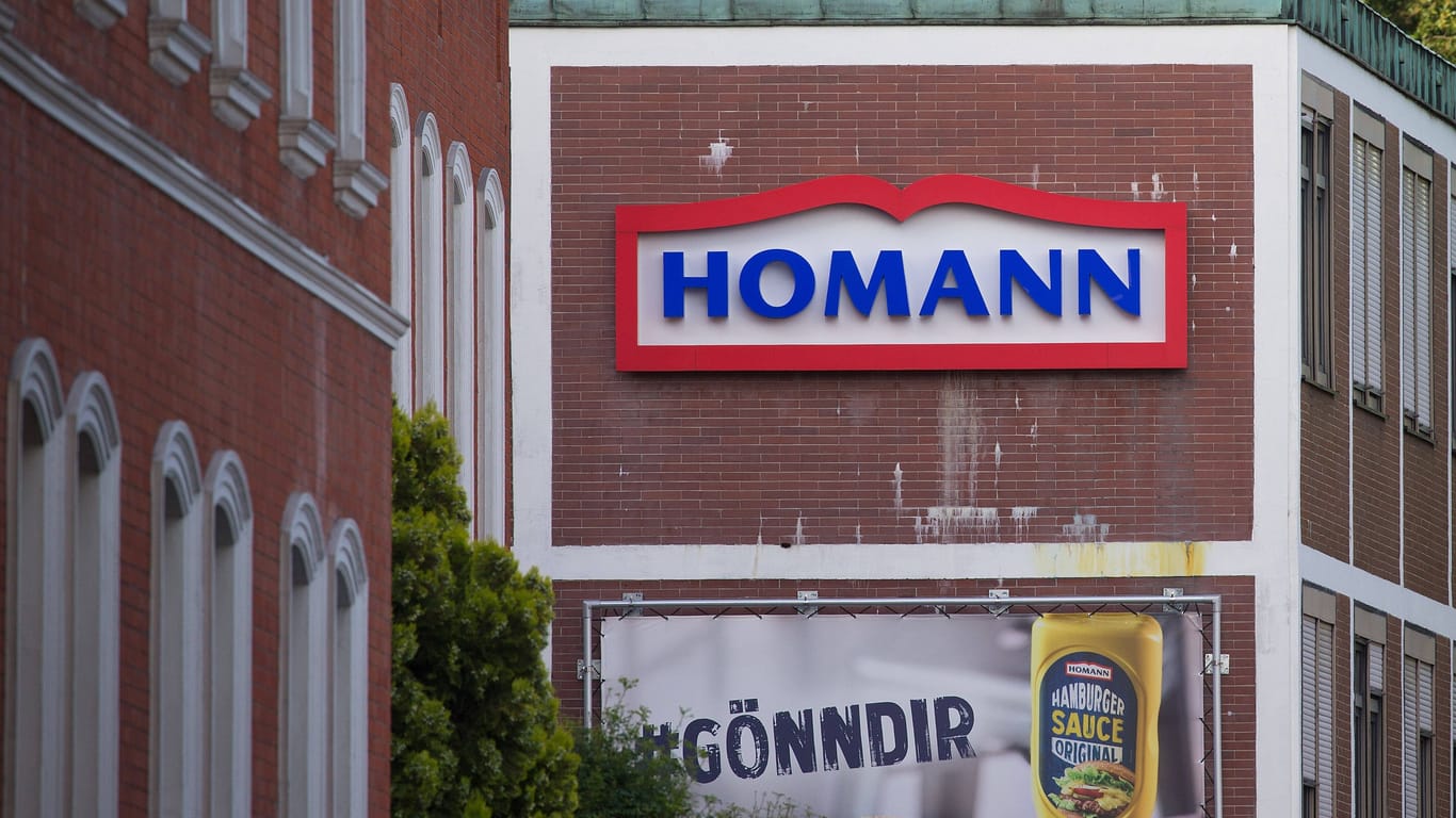 Homann-Logo: Drei Feinkostsalate sind möglicherweise mit Metallstückchen verunreinigt.