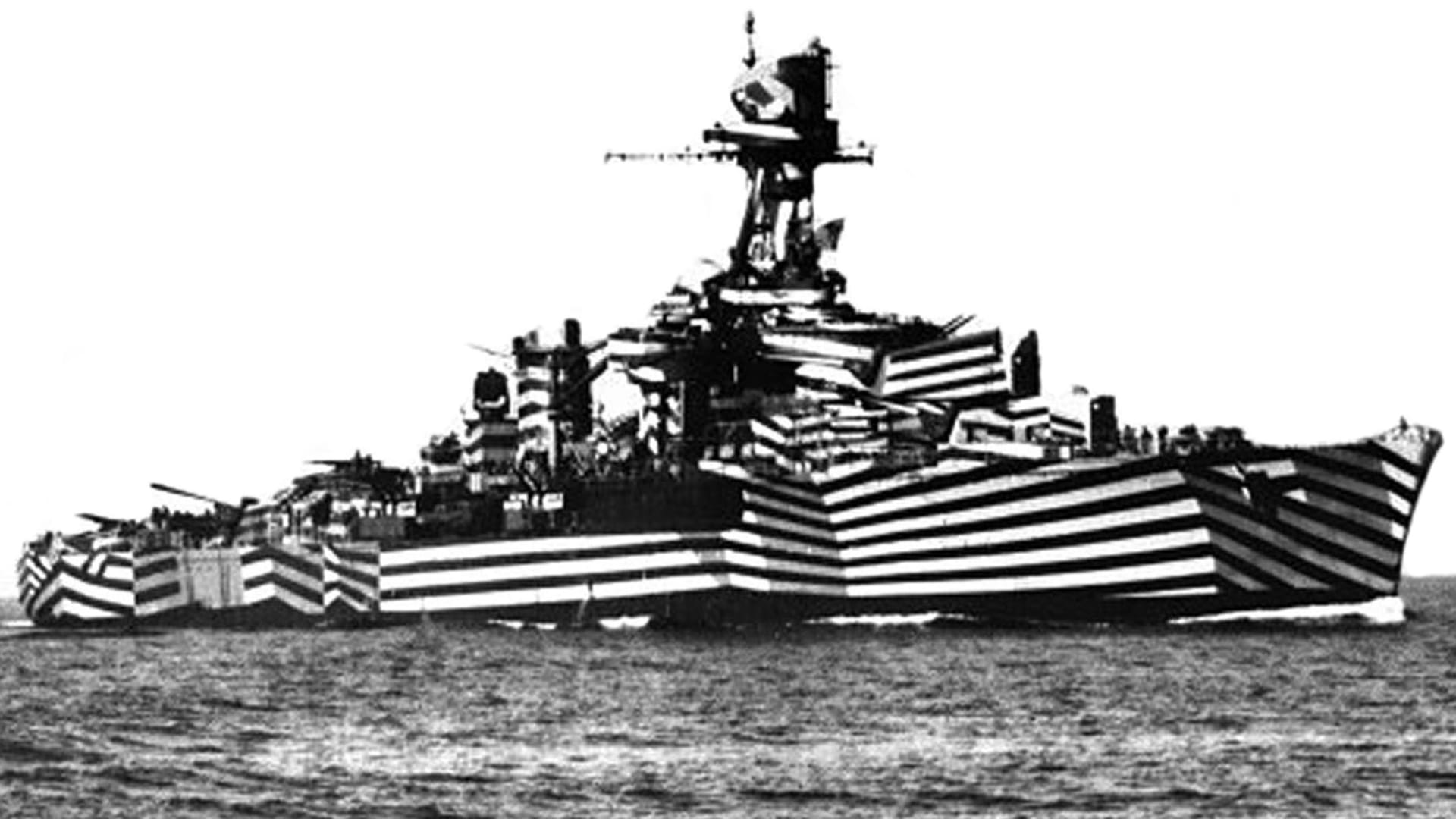 Kriegsschiff in Dazzle-Camouflage 1917: Die Tarnung wirkte auf Freund und Feind verwirrend.