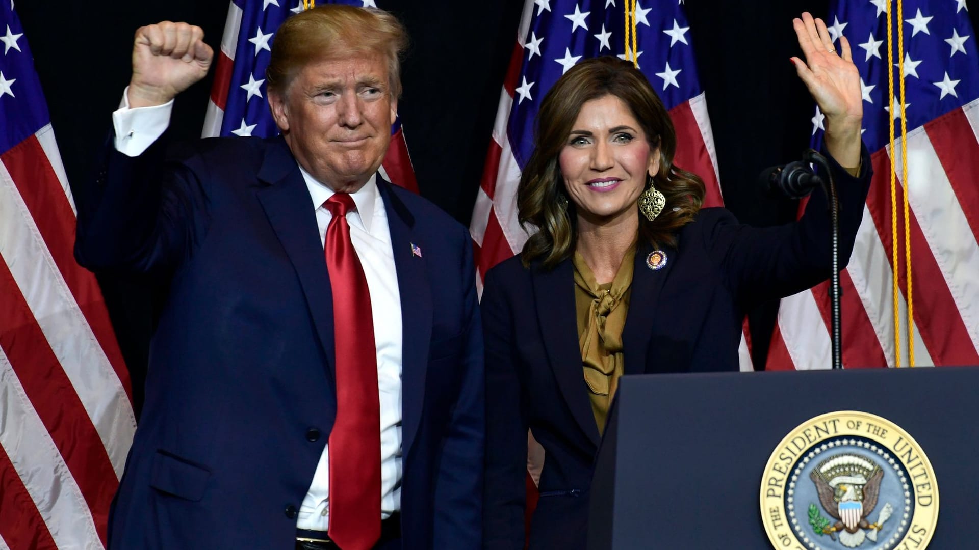 Kristi Noem und Donald Trump
