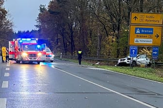 Der Kia krachte in einen entgegenkommenden Lkw.