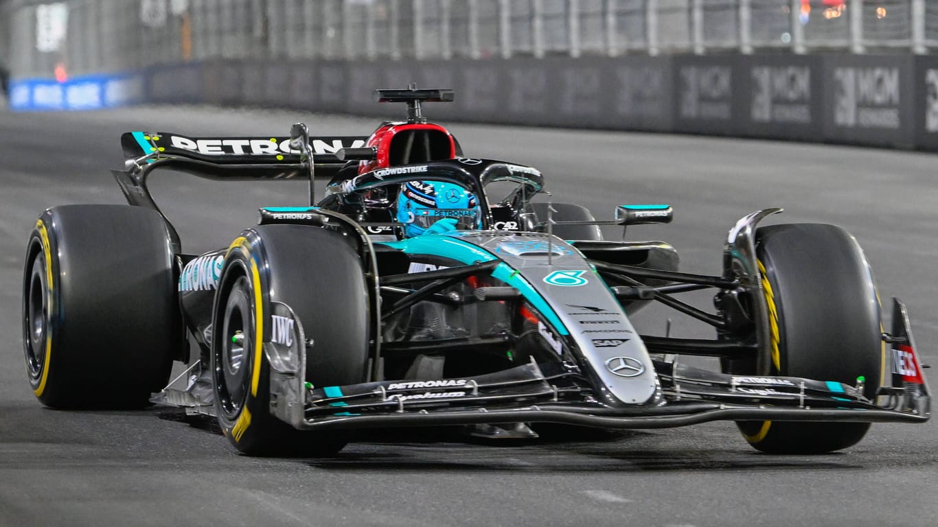 George Russell: Der Mercedes-Pilot präsentiert sich in Las Vegas in Topform.