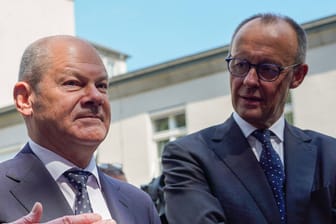 Olaf Scholz und Friedrich Merz (r): Der CDU-Mann hat beste Chancen auf das Kanzleramt.