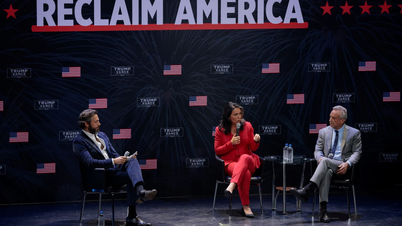 Robert F. Kennedy Jr. und Tulsi Gabbard bei einer Wahlkampfveranstaltung unter dem Motto: "Amerika zurückgewinnen".