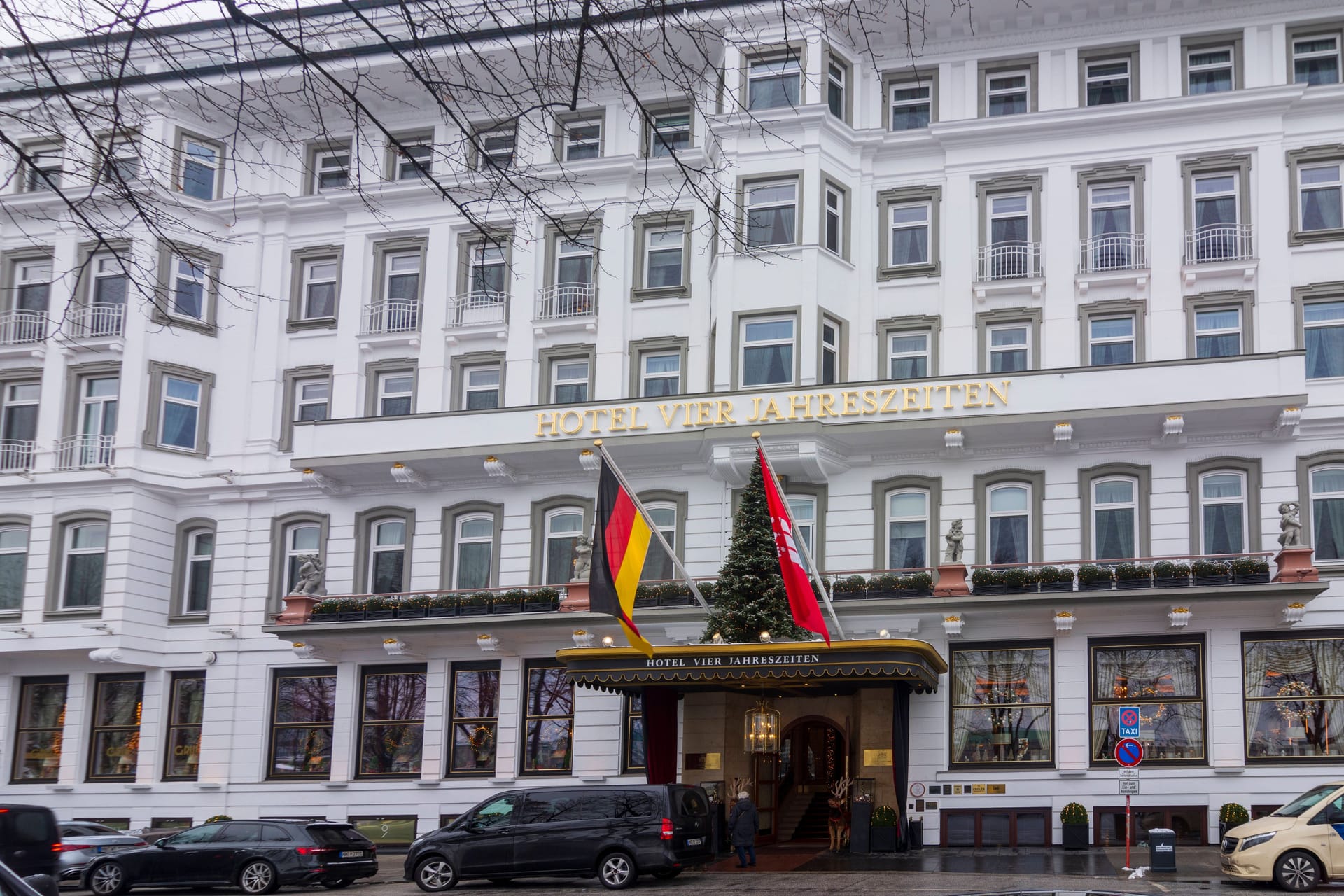 Das Hotel Vier Jahreszeiten an der Binnenalster: Das Hamburger Haus hat eine ganz besondere Auszeichnung erhalten.