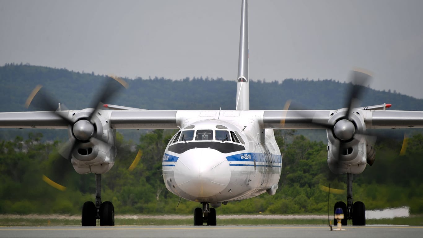 Eine Maschine vom Typ Antonow AN-26 (Archivbild): In Deutschland ist das Transportflugzeug kaum mehr zu sehen.