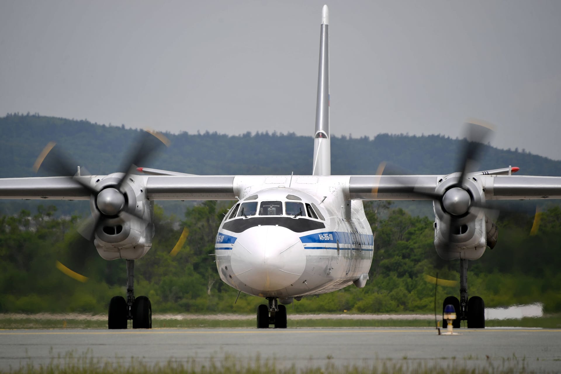 Eine Maschine vom Typ Antonow AN-26 (Archivbild): In Deutschland ist das Transportflugzeug kaum mehr zu sehen.