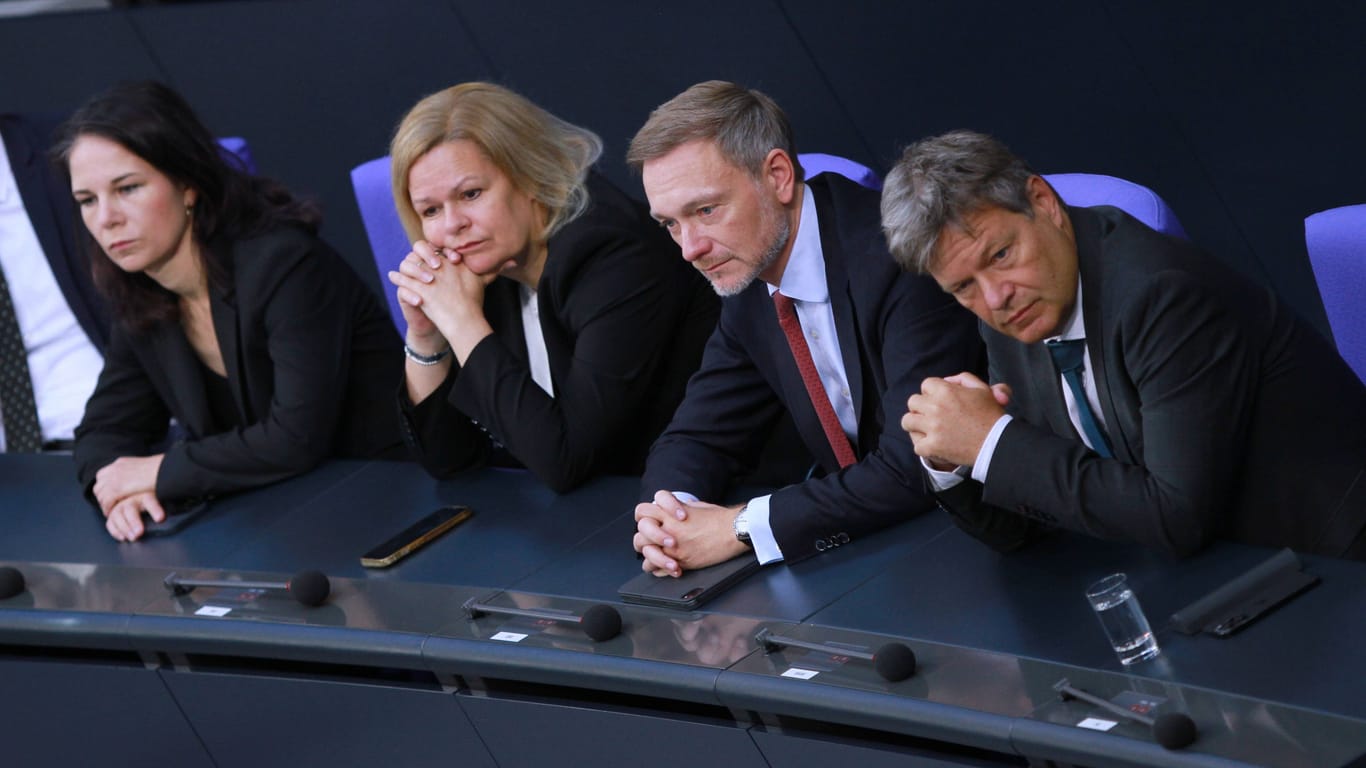 Annalena Baerbock (Grüne), Nancy Faeser (SPD), Christian Lindner (FDP) und Robert Habeck (Grüne) im Deutschen Bundestag (Archivbild).