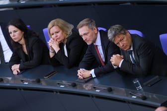 Annalena Baerbock (Grüne), Nancy Faeser (SPD), Christian Lindner (FDP) und Robert Habeck (Grüne) im Deutschen Bundestag (Archivbild).