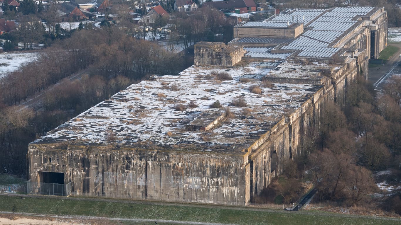 Luftbild zeigt des Bunkers Valentin: Er wurde nie fertiggestellt.