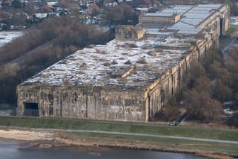 Luftbild zeigt des Bunkers Valentin: Er wurde nie fertiggestellt.