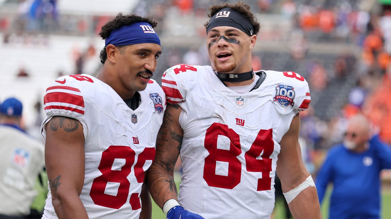 Jakob Johnson (l.) neben Theo Johnson (r.): Der gebürtige Stuttgarter erlebt aktuell eine Saison voller Höhen und Tiefen.