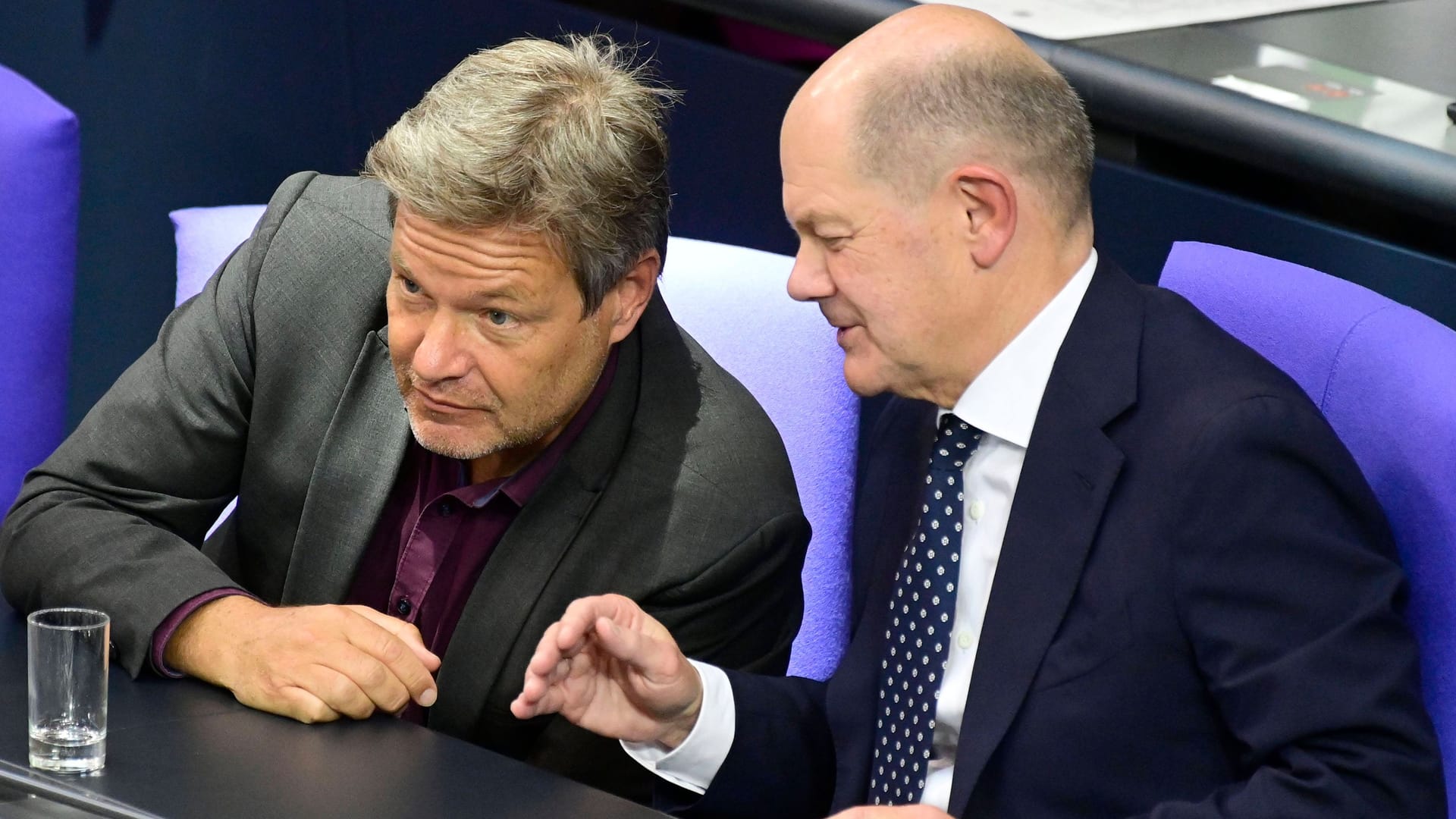 Robert Habeck (l) und Olaf Scholz: Beide wollen Kanzler werden.