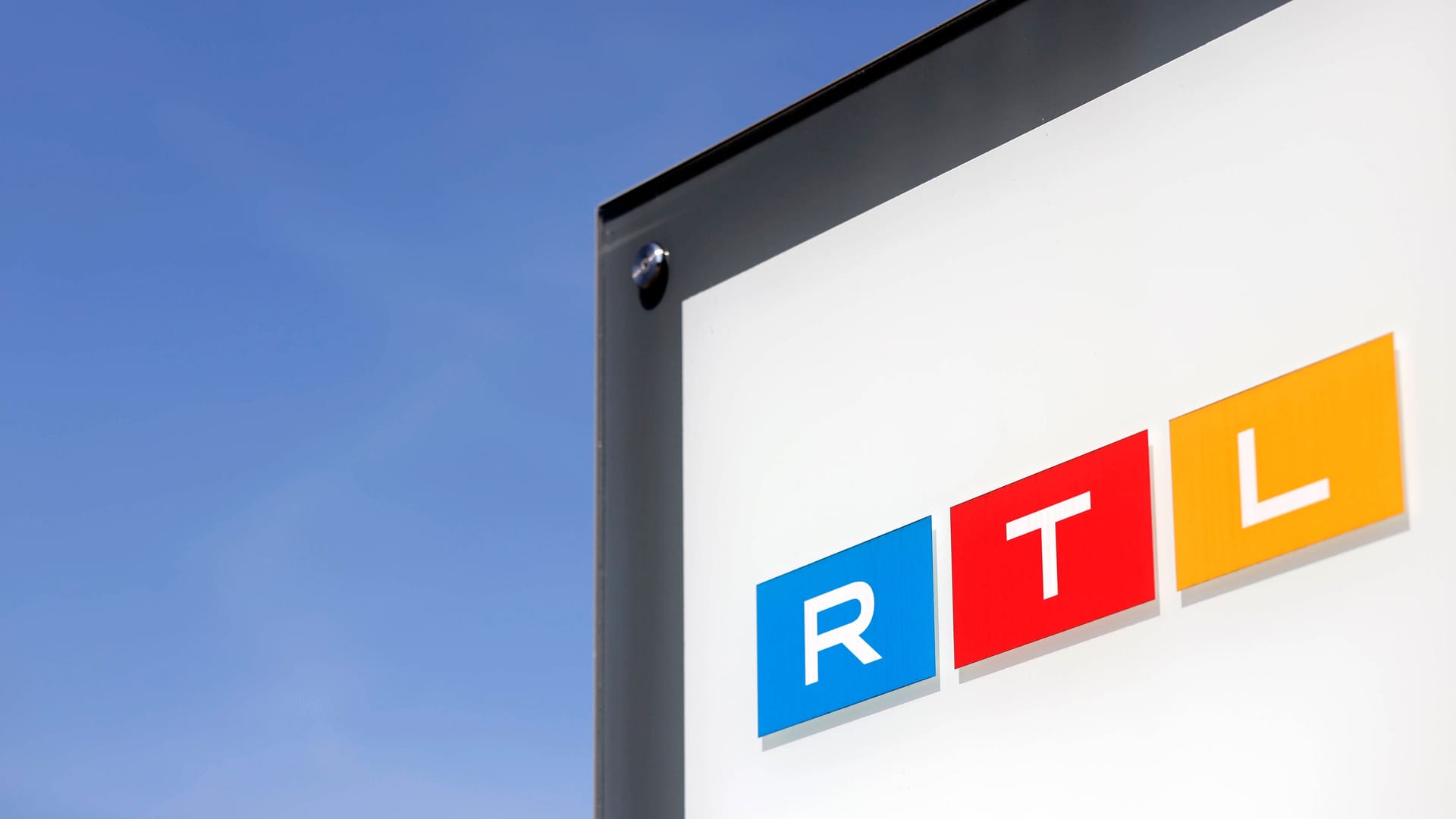 RTL: Der Sänger hat das Programm kurzfristig umgeworfen.