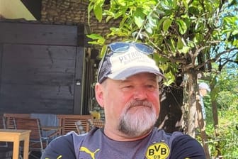 BVB-Fan Jörg hofft, dass bei einer Spendenaktion der oder die richtige Spenderin für ihn dabei ist.