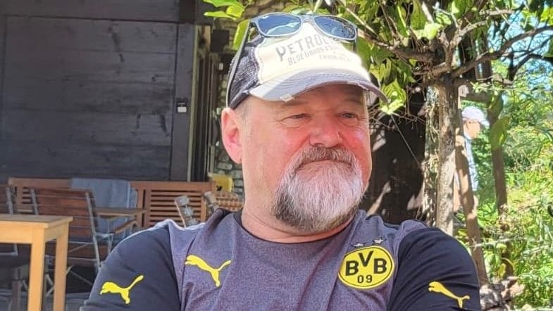 BVB-Fan Jörg hofft, dass bei einer Spendenaktion der oder die richtige Spenderin für ihn dabei ist.