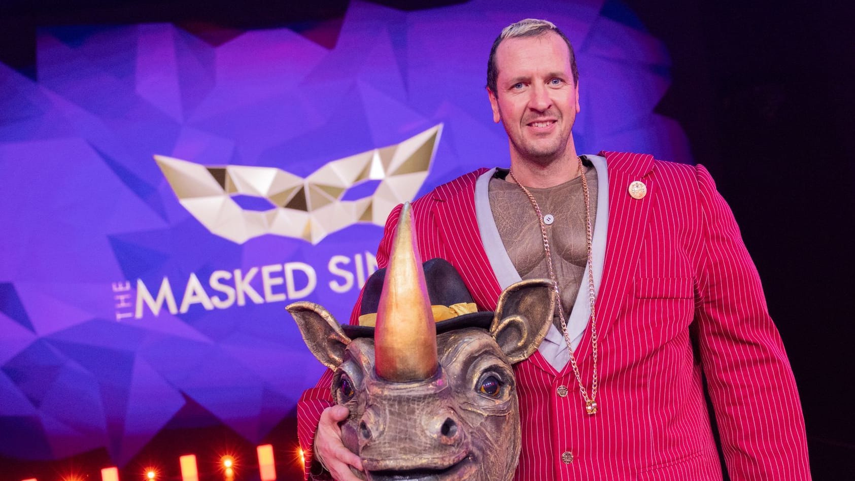 Pascal Hens, ehemaliger Handballspieler, steht als Figur "Das Nashorn" in der Prosieben-Show "The Masked Singer" auf der Bühne.