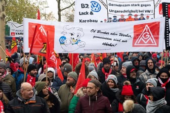 Protest-Kundgebung der IG Metall in Wolfsburg