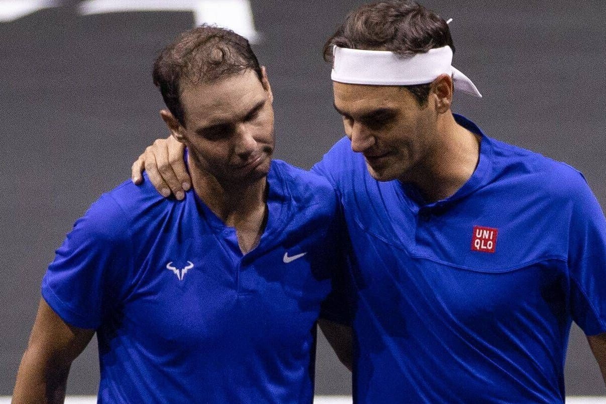 Weggefährten: Roger Federer (r.) und Rafael Nadal beim Abschied des Schweizers beim Laver Cup 2022.