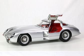 Supermodell des Jahres - und auch das teuerste: Mercedes-Benz 300 SLR Uhlenhaut in 1:8 von Le Grand.