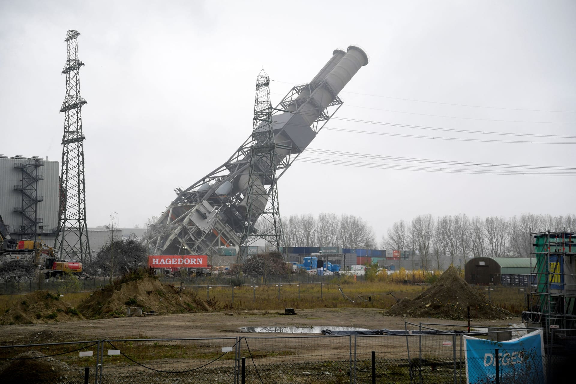 GERMANY-ENERGY/CHIMNEYS EXPLOSION