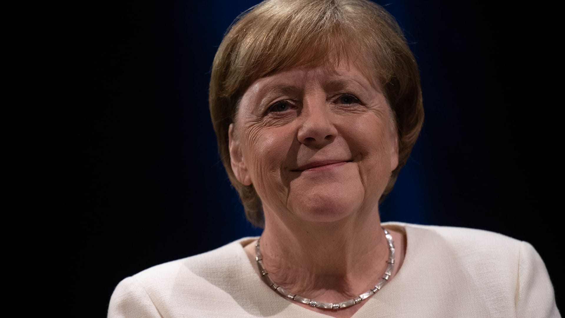 Angela Merkel stellt neues Buch Ende November in Berlin vor