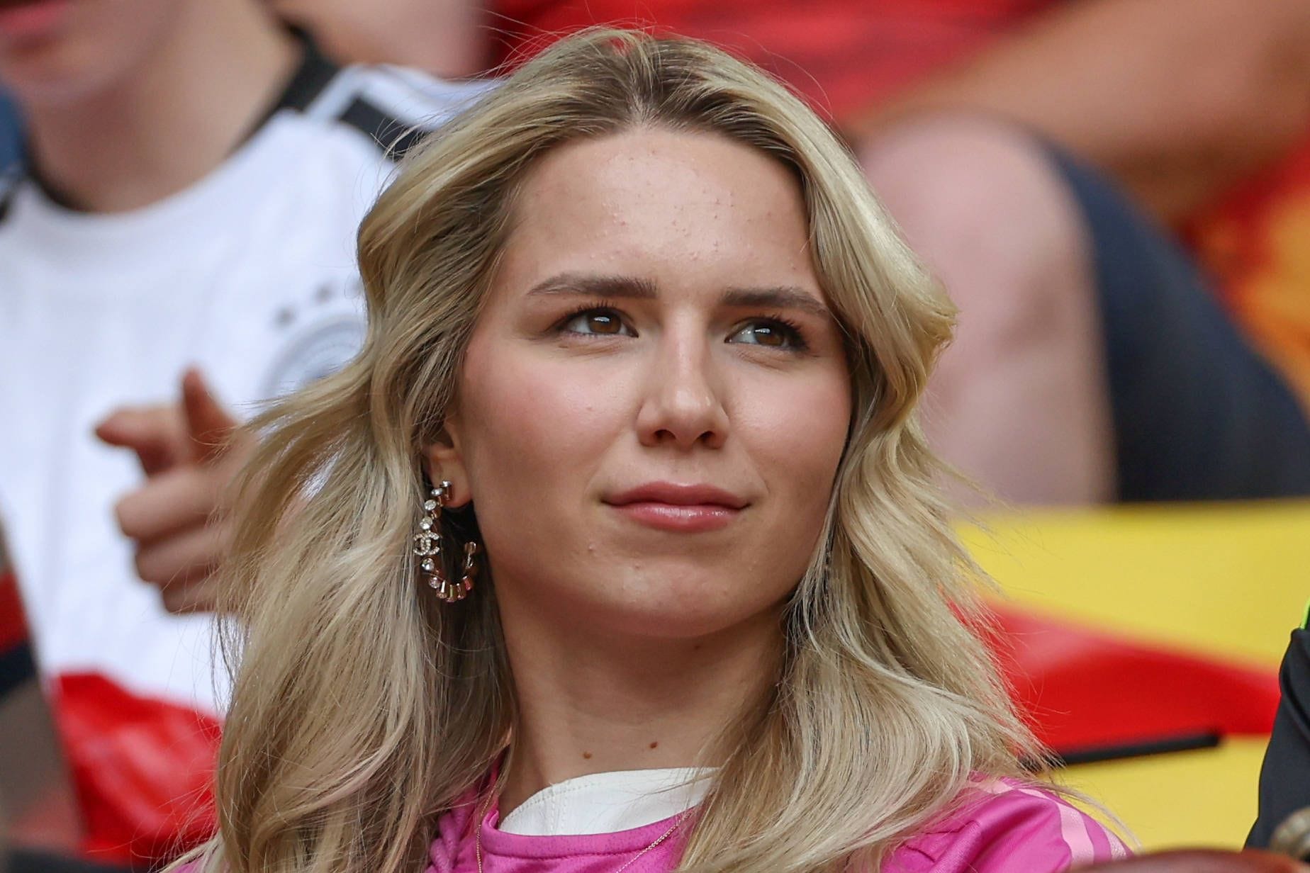 Anika Neuer: Sie ist seit 2023 mit Manuel Neuer verheiratet.