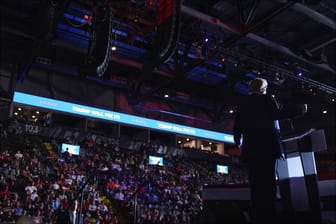 Präsidentschaftskandidatendarsteller Donald Trump beim Wahlkampffinale in Pennsylvania.