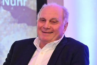 Uli Hoeneß: Der Ehrenpräsident des FC Bayern München glaubt an den Sieg seines Vereins.