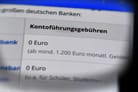 Wie können Senioren Kontoführungskosten senken oder vermeiden?
