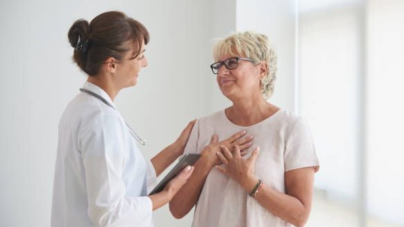 Danke sagen: Zwischen Patienten und Ärzten besteht oft ein enges Vertrauensverhältnis.