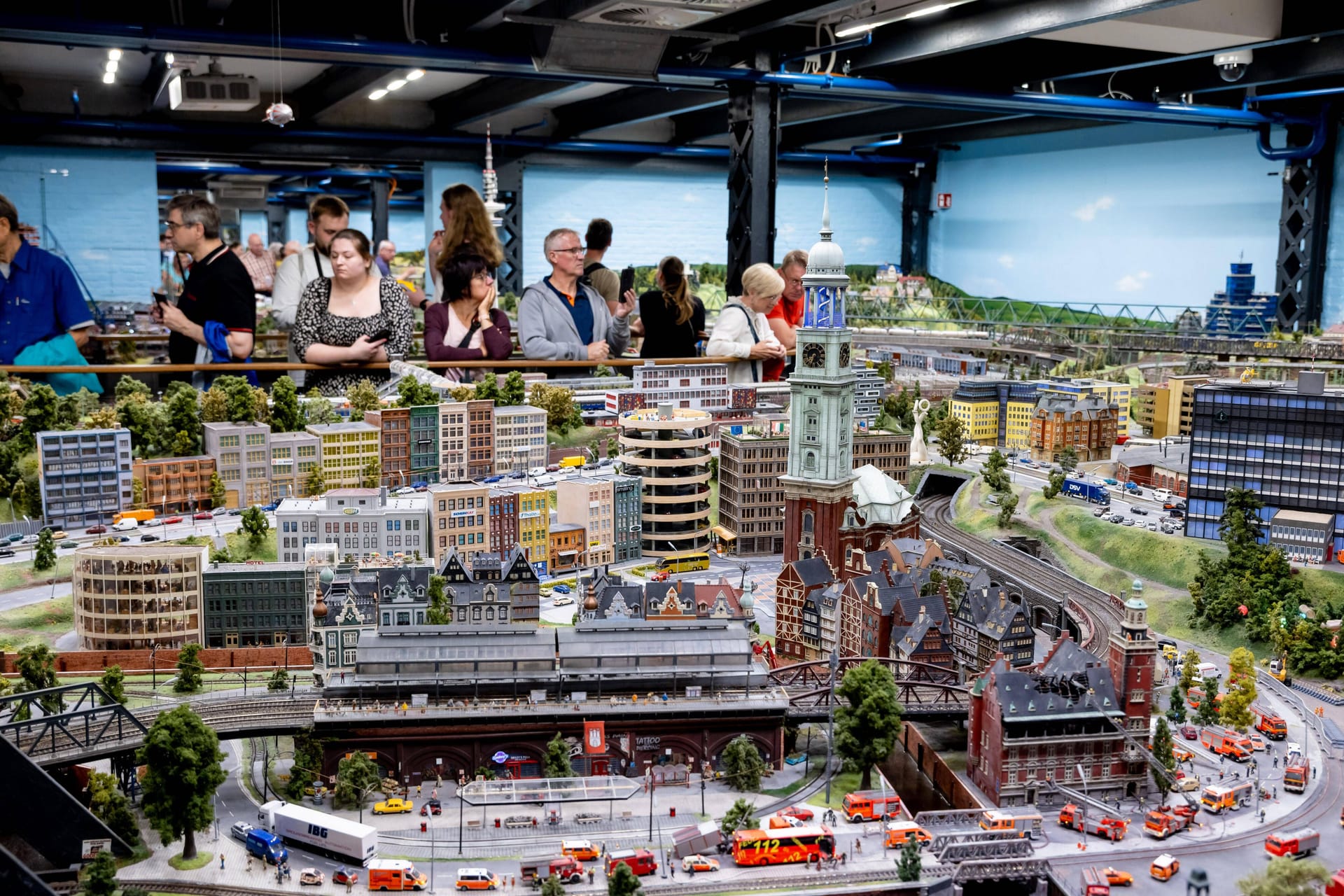 Der Hamburg-Abschnitt im Miniatur Wunderland (Symbolfoto): Eine bekannte TV-Moderatorin bekommt eine eigene kleine Figur.