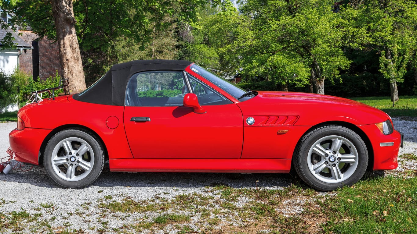 Luxury sport car BMW Z3