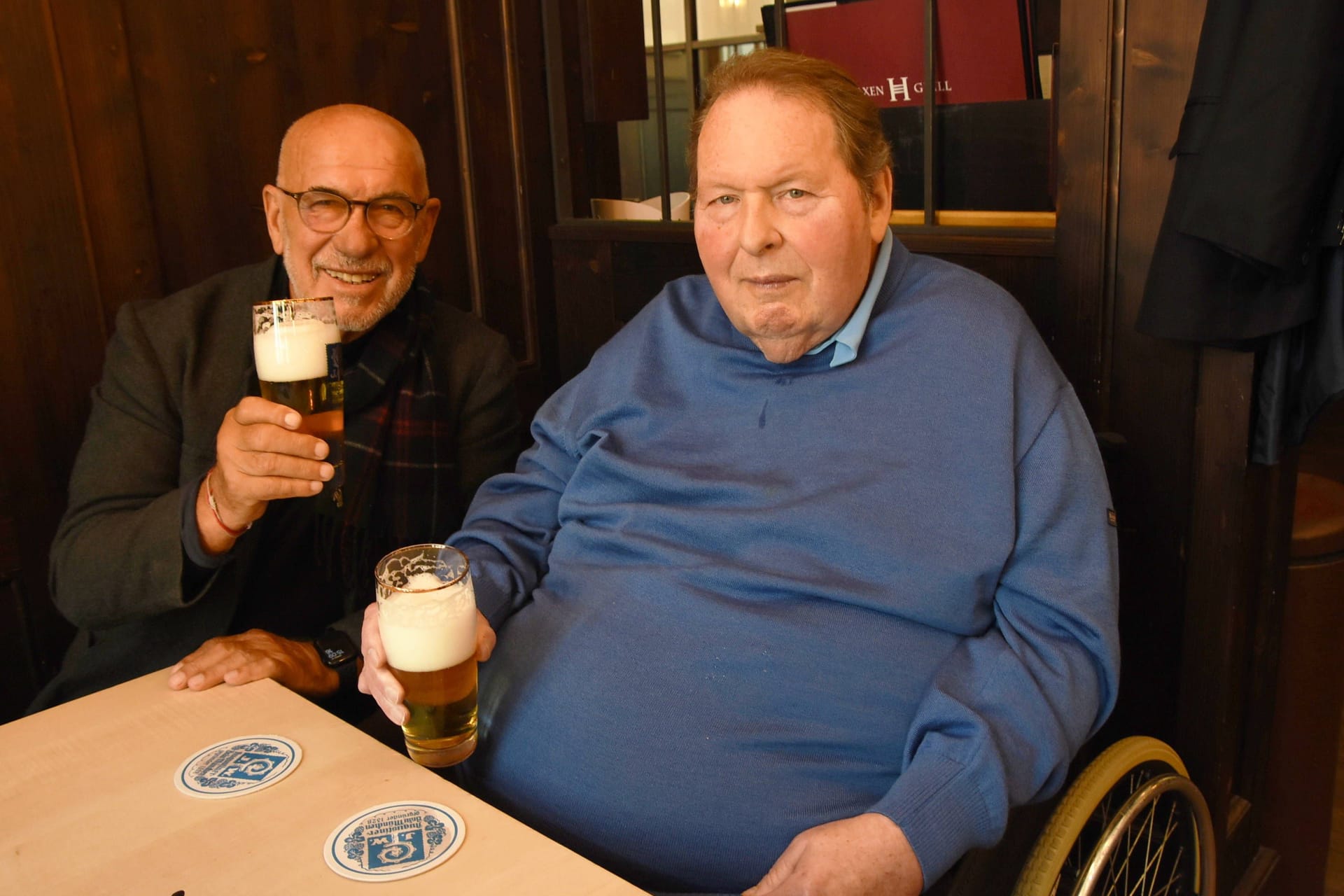 Ottfried Fischer (r.) neben seinem Freund Otto Retzer (Archivbild): Der Regisseur gehörte zu den prominenten Gästen auf der Feier.