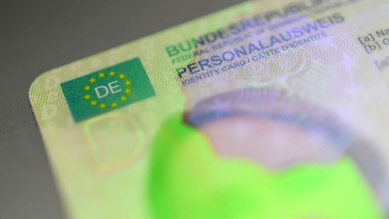 E-ID: So nutzen Sie den Online-Personalausweis im Alltag