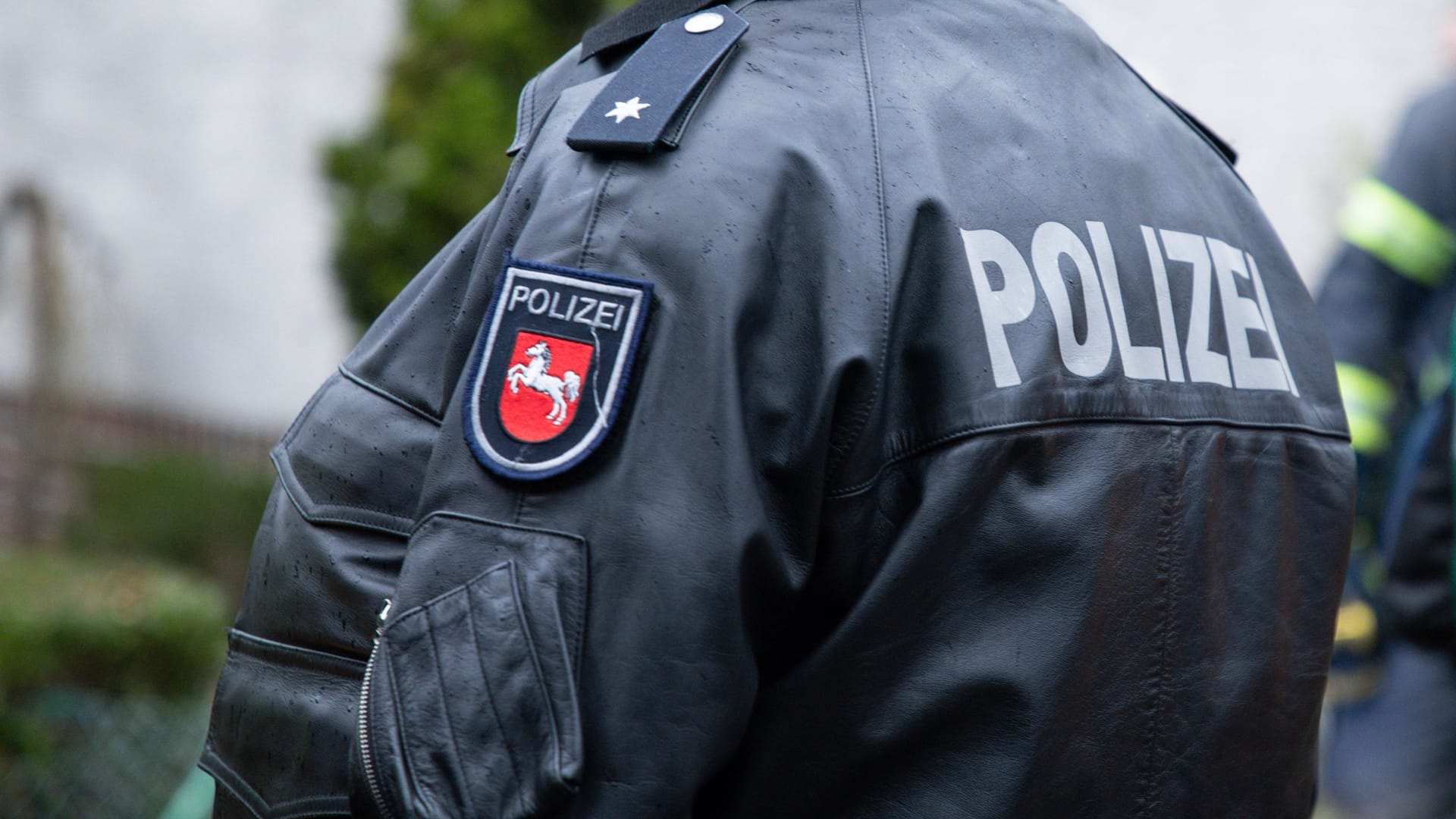 Beamter Polizei Niedersachsen (Symbolbild): Mehrere Täter konnten gestellt werden.