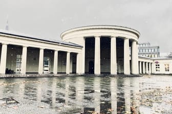 Wintereinbruch in der Kaiserstadt: Auf dem Boden bleibt der Schnee bisher nicht liegen.