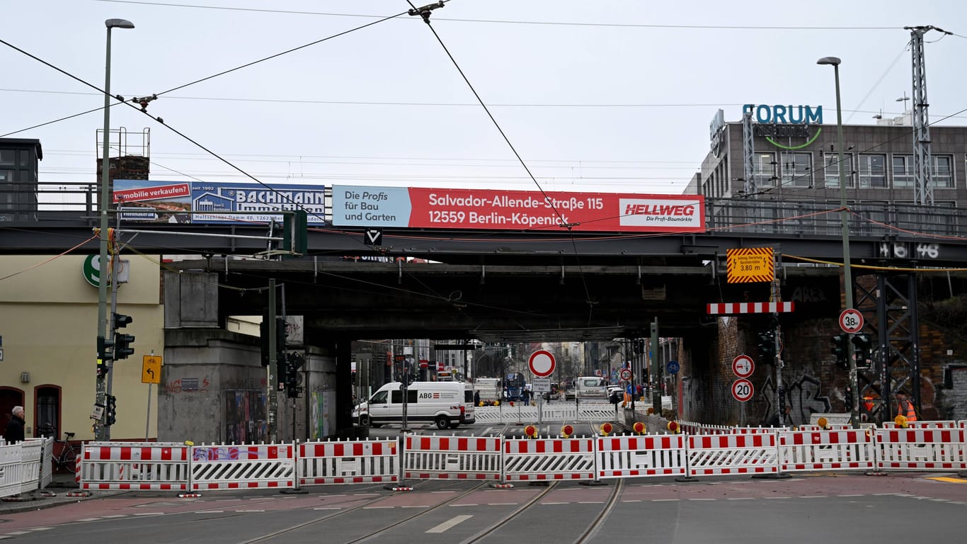 Der S-Bahnhof Berlin-Köpenick (Archivbild): Im Hintergrund ist das Forum Köpenick zu sehen.