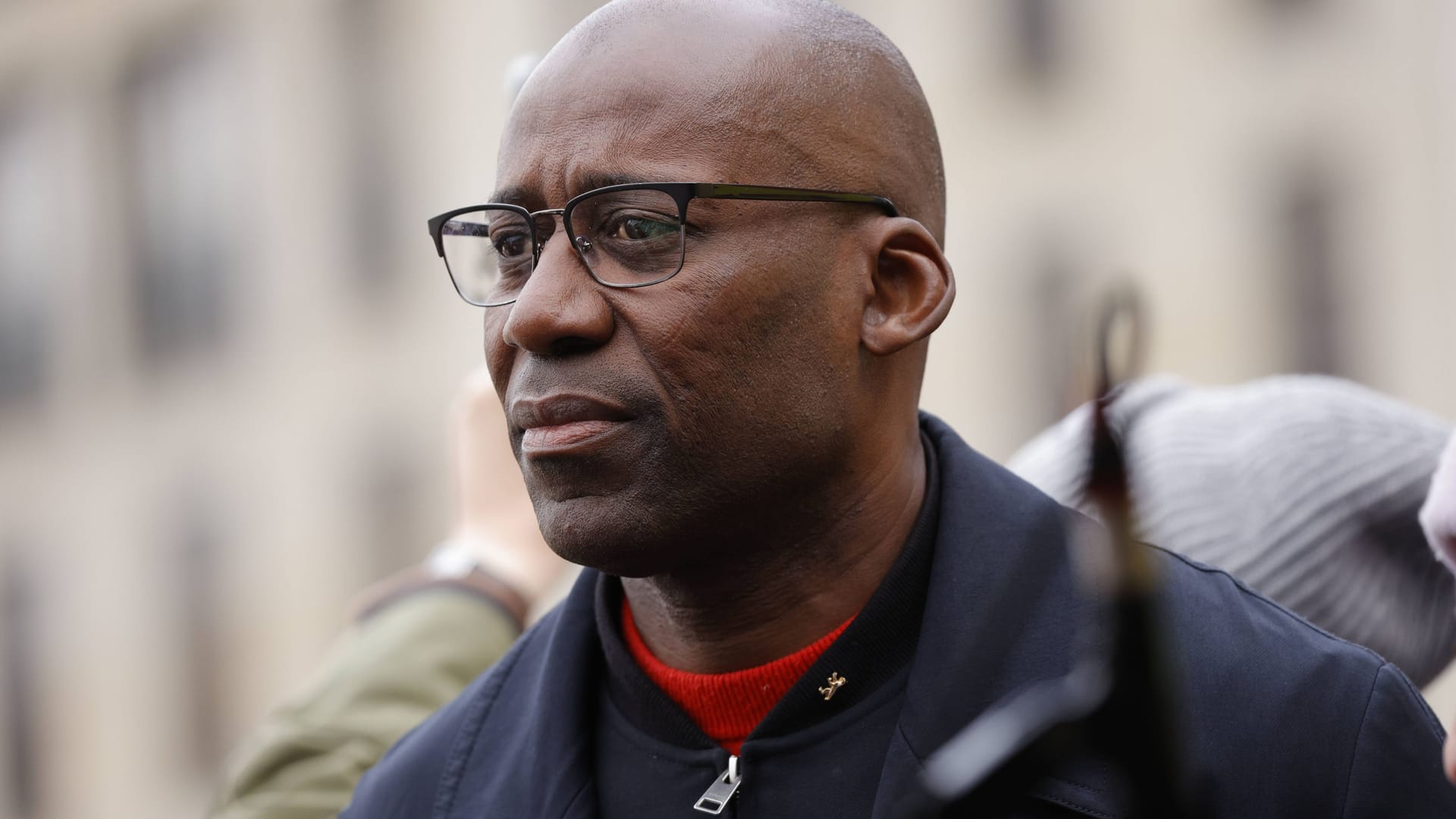 Kultursenator Joe Chialo bei einer Demonstration gegen Kürzungen im Kulturetat. (Archivfoto)