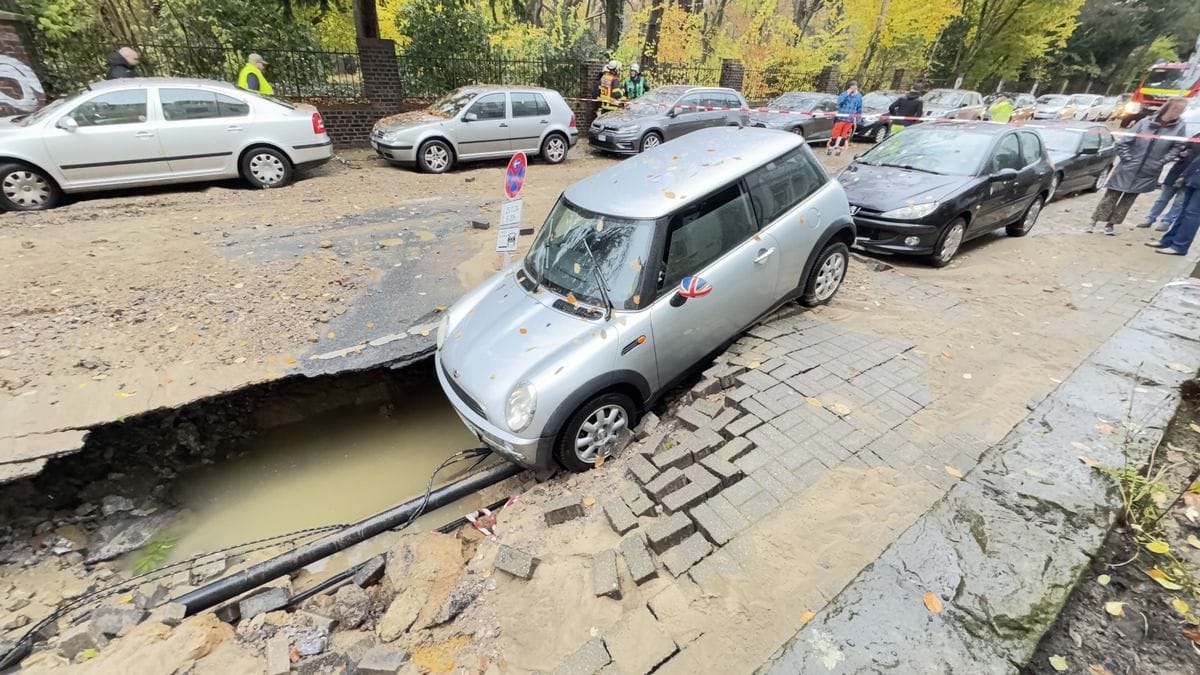 Ein Wasserrohrbruch in Dortmund hat eine Spur der Verwüstung nach sich gezogen.