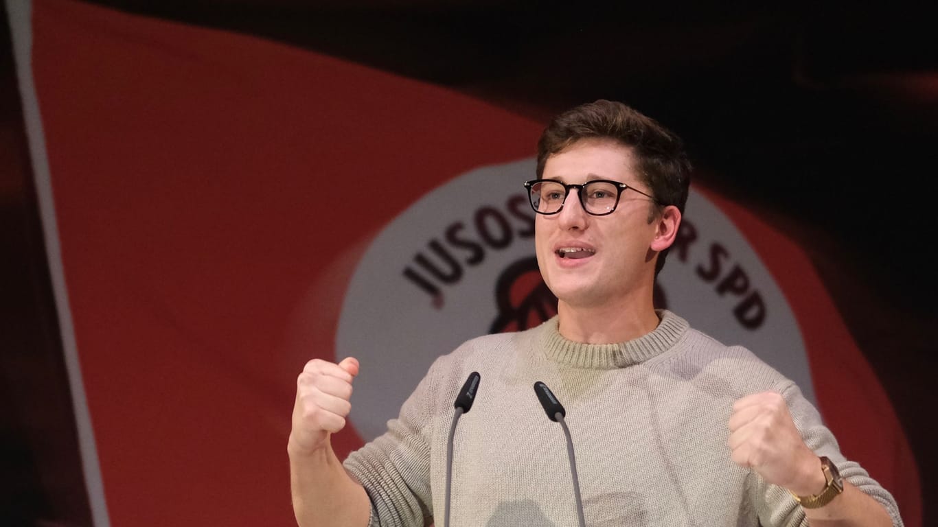 Philipp Türmer, Bundesvorsitzender der Jungsozialisten (Jusos), spricht in der Händelhalle.