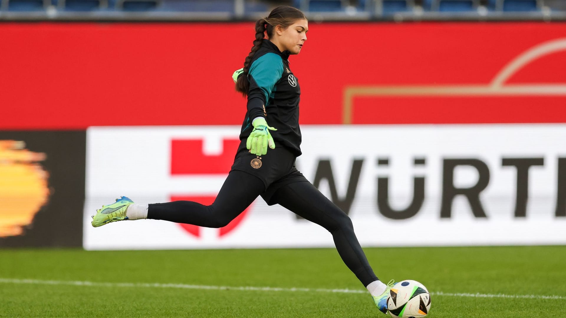 Fußball, Frauen: Training vor Länderspiel Deutschland - Austral