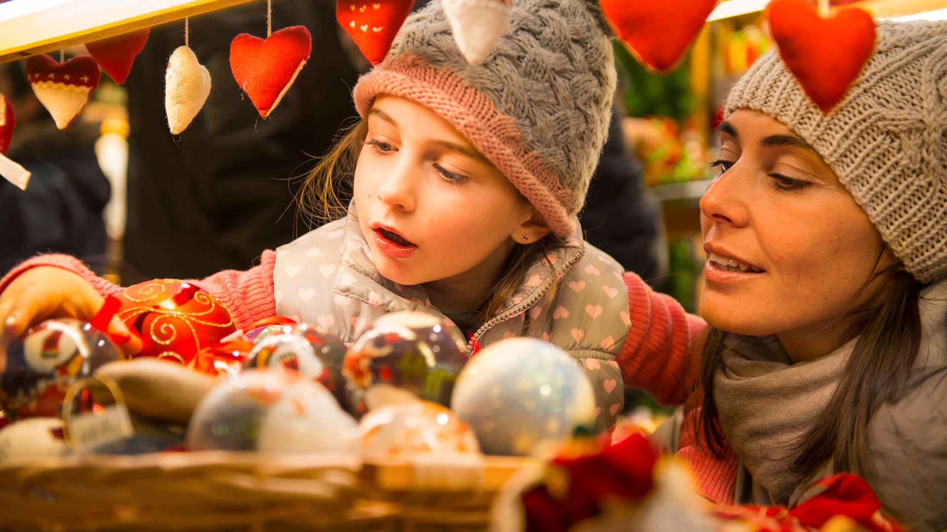 Das "Adventliche Treiben" verspricht ein unvergesslicher Ausflug für die ganze Familie zu werden, der die Vorfreude auf Weihnachten in einer einzigartigen Umgebung weckt.