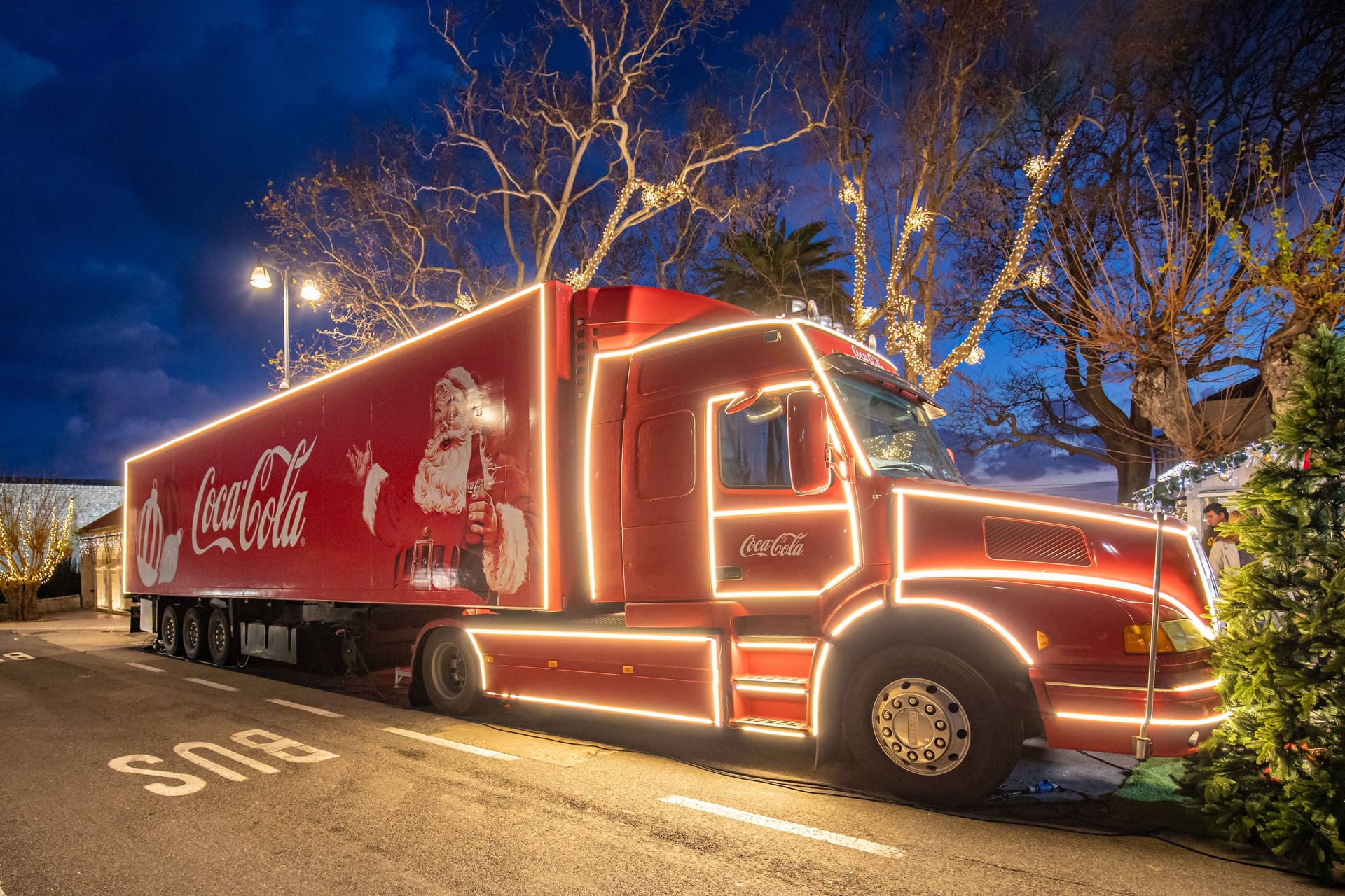 Der Coca-Cola-Truck (Archivbild): Er kommt in diesem Jahr erneut in die Hauptstadt.